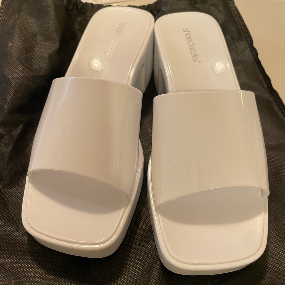❤️$5 Sale❤️ Shoe Dazzle Minnie Sandals
